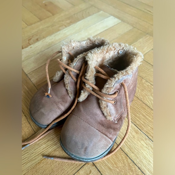 Age of Innocence Kids Camel Suede Shearling Booties - Picture 7 of 11